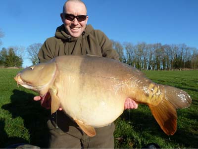 Stephen Johnson with Jona from The Avenue at 60lb 4oz.jpg